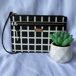 • KATE SPADE • “LAUREL WAY” WRISTLET • Black & Cream White Grid Print •